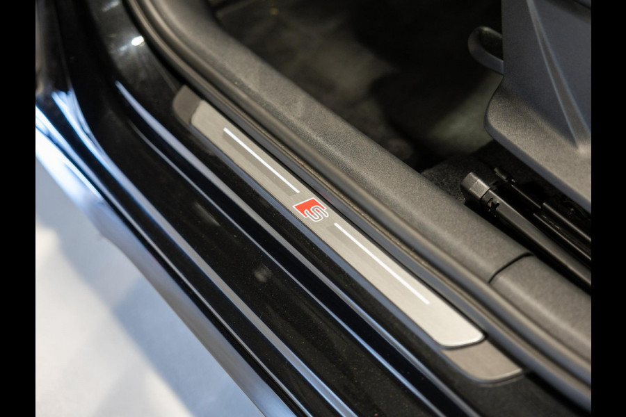 Audi A3 Limousine 30 TFSI 2x S-Line edition / 110pk / Panorama dak / Trekhaak /