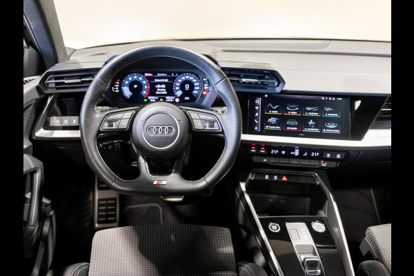 Audi A3 Limousine 30 TFSI 2x S-Line edition / 110pk / Panorama dak / Trekhaak /