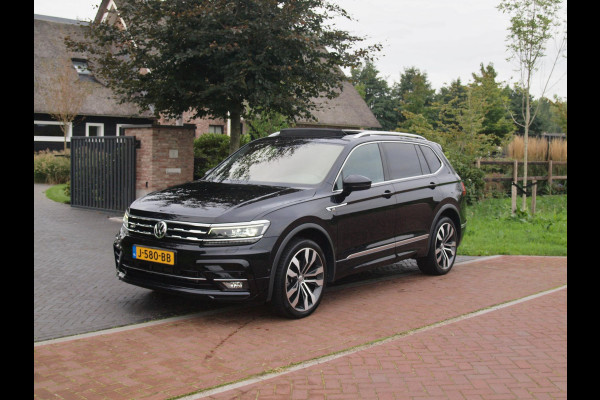 Volkswagen Tiguan Allspace 1.5 TSI Highline Business R 7p. | Panoramadak | Trekhaak | Camera | Sfeerverlichting | Apple Carplay | NL-Auto |