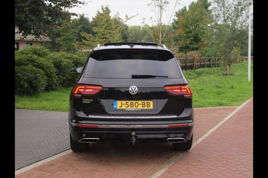 Volkswagen Tiguan Allspace 1.5 TSI Highline Business R 7p. | Panoramadak | Trekhaak | Camera | Sfeerverlichting | Apple Carplay | NL-Auto |