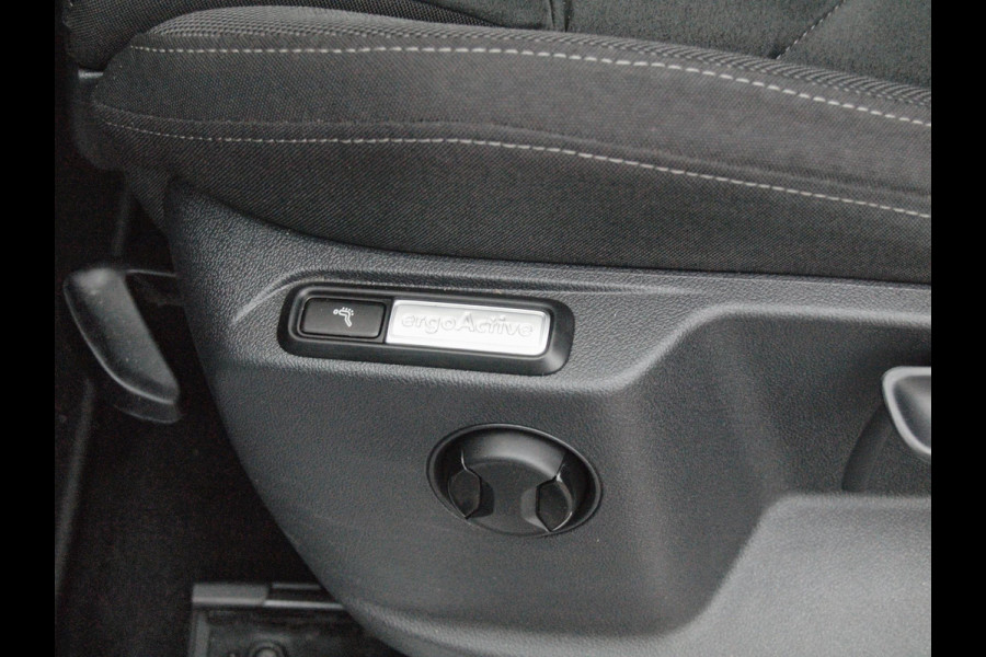 Volkswagen Tiguan Allspace 1.5 TSI Highline Business R 7p. | Panoramadak | Trekhaak | Camera | Sfeerverlichting | Apple Carplay | NL-Auto |