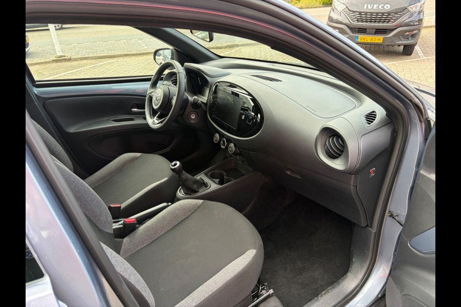 Toyota Aygo X 1.0 VVT-i MT Play