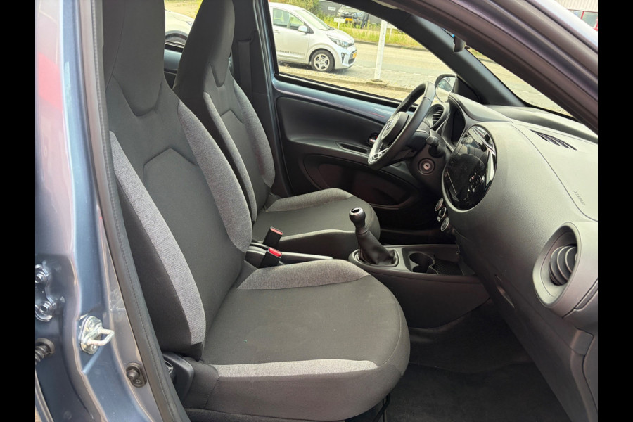 Toyota Aygo X 1.0 VVT-i MT Play