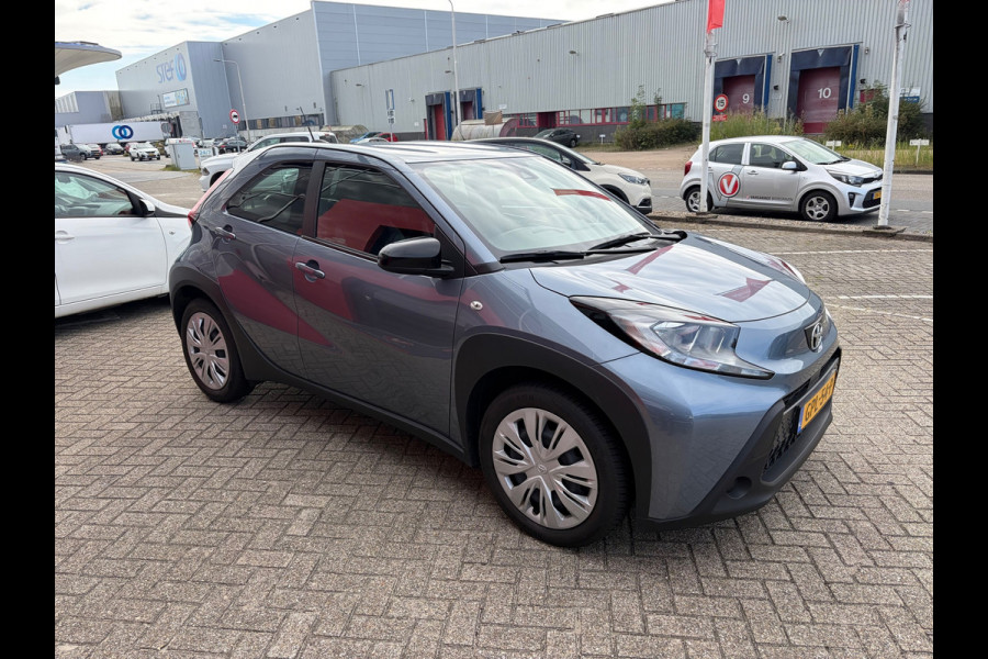 Toyota Aygo X 1.0 VVT-i MT Play