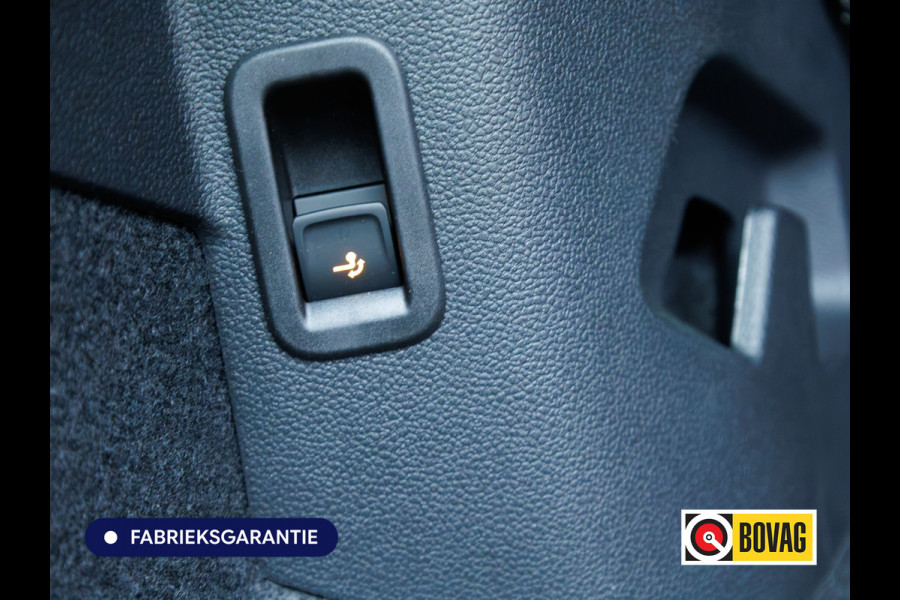 Volkswagen Golf 1.5 eHybrid GTE 272PK | Pano | Leer | Stoelkoeling | Stoel-Stuurverwarming | Elec. trekhaak | Travel assist | IQ-Drive | IQ-Led | Black-style | Memorystoel | Adaptive Cruise | Head-Up | Keyless | Sfeerverlichting | DCC |