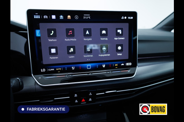 Volkswagen Golf 1.5 eHybrid GTE 272PK | Pano | Leer | Stoelkoeling | Stoel-Stuurverwarming | Elec. trekhaak | Travel assist | IQ-Drive | IQ-Led | Black-style | Memorystoel | Adaptive Cruise | Head-Up | Keyless | Sfeerverlichting | DCC |