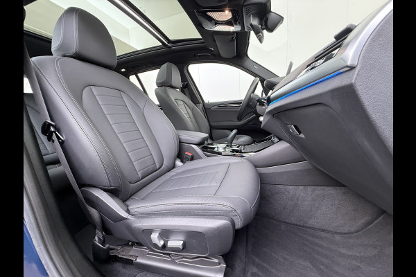 BMW iX3 Panoramadak SOH 99% Leder Adap.Cruise Camera Apple Carplay Android Auto 3-Zone Ecc Executive 80kWh Elek.Achterklep Adaptief onderstel Stoelverwarming Pdc Lmv Led Elek.Stoelen Isofix Bluetooth