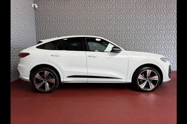 Audi Q5 Sportback 2.0 e-hybrid quattro 299 PK S line | Pass Display | 360.Cam | 100 KM EV | Pano | Matrix | 21"