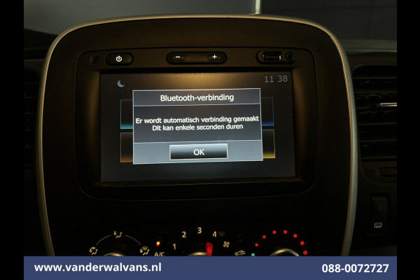 Renault Trafic 2.0 dCi 120pk L2H1 Euro6 Airco | Imperiaal | Navigatie | LED | Cruisecontrol Trekhaak, Parkeersensoren