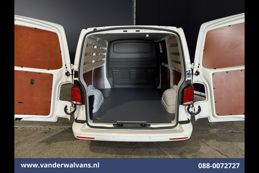 Volkswagen Transporter 2.0 TDI 111pk L1H1 Euro6 Airco | Navigatie | LM Velgen | Cruisecontrol | Apple Carplay Parkeersensoren