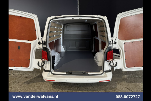 Volkswagen Transporter 2.0 TDI 111pk L1H1 Euro6 Airco | Navigatie | LM Velgen | Cruisecontrol | Apple Carplay Parkeersensoren
