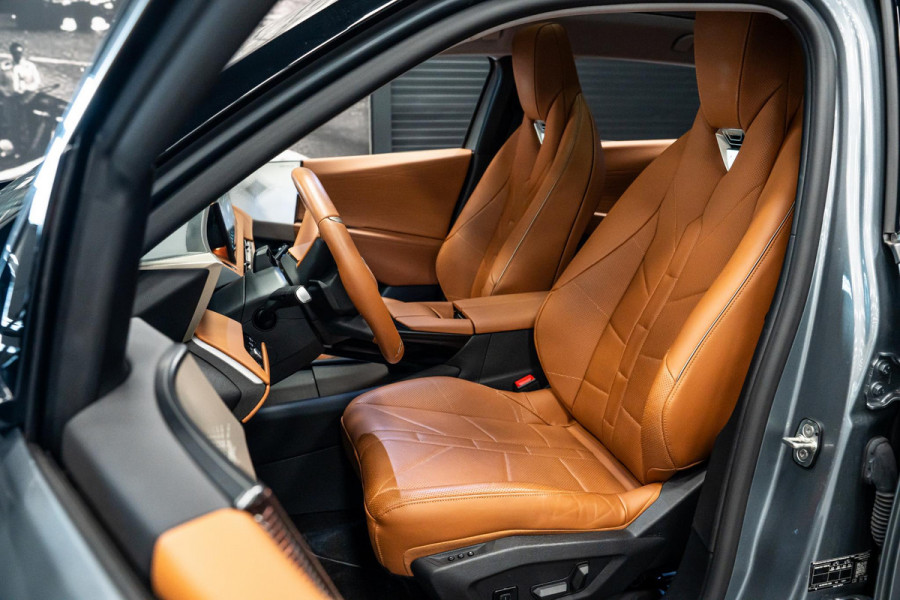 DS No 8 AWD Long Range Étoile Absolute Comfort Tech 97 kWh *Focal Electra 3D / Panorama / Night-Vision / Stoelventilatie- & Massage / HUD / DS Neck Warmer*
