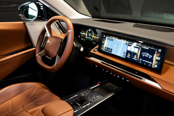 DS No 8 AWD Long Range Étoile Absolute Comfort Tech 97 kWh *Focal Electra 3D / Panorama / Night-Vision / Stoelventilatie- & Massage / HUD / DS Neck Warmer*