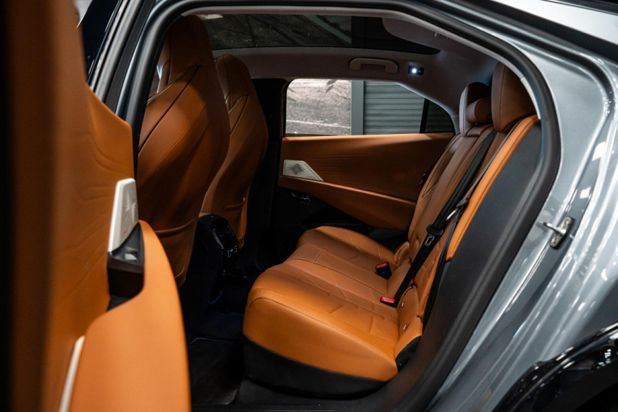 DS No 8 AWD Long Range Étoile Absolute Comfort Tech 97 kWh *Focal Electra 3D / Panorama / Night-Vision / Stoelventilatie- & Massage / HUD / DS Neck Warmer*