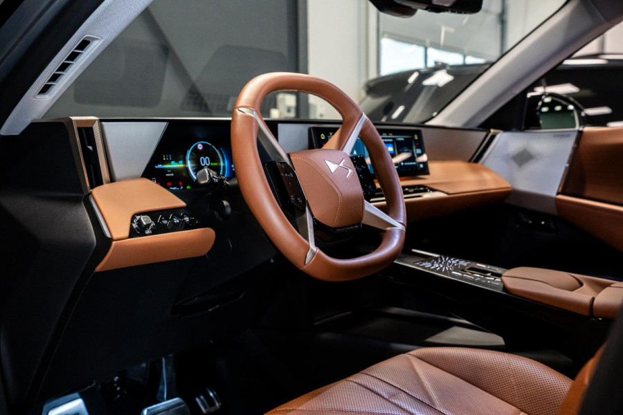 DS No 8 AWD Long Range Étoile Absolute Comfort Tech 97 kWh *Focal Electra 3D / Panorama / Night-Vision / Stoelventilatie- & Massage / HUD / DS Neck Warmer*