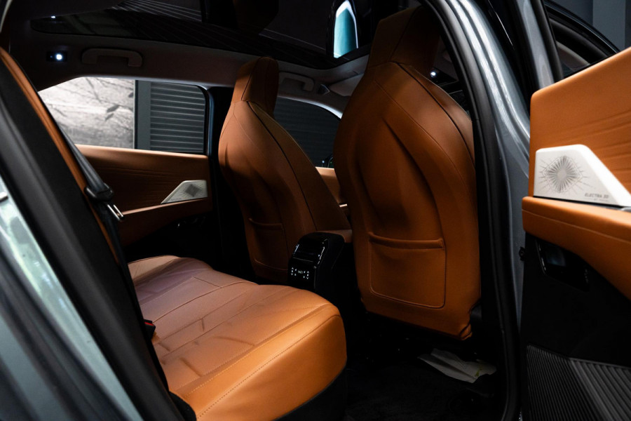 DS No 8 AWD Long Range Étoile Absolute Comfort Tech 97 kWh *Focal Electra 3D / Panorama / Night-Vision / Stoelventilatie- & Massage / HUD / DS Neck Warmer*