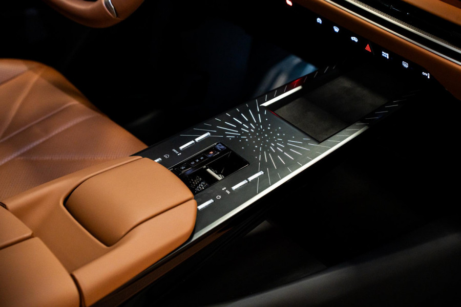 DS No 8 AWD Long Range Étoile Absolute Comfort Tech 97 kWh *Focal Electra 3D / Panorama / Night-Vision / Stoelventilatie- & Massage / HUD / DS Neck Warmer*