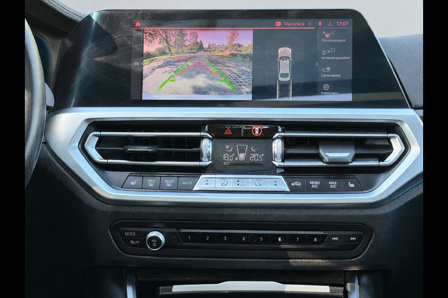 BMW 3-serie 330e Automaat High Executive, schuifdak, lederen sportinterieur, headup display, stoelverwarming