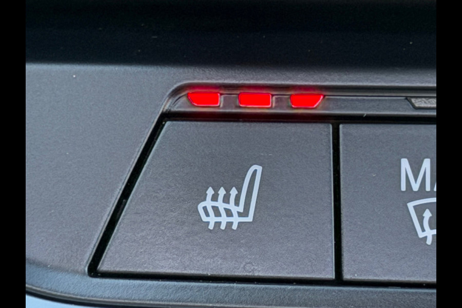 BMW 3-serie 330e Automaat High Executive, schuifdak, lederen sportinterieur, headup display, stoelverwarming