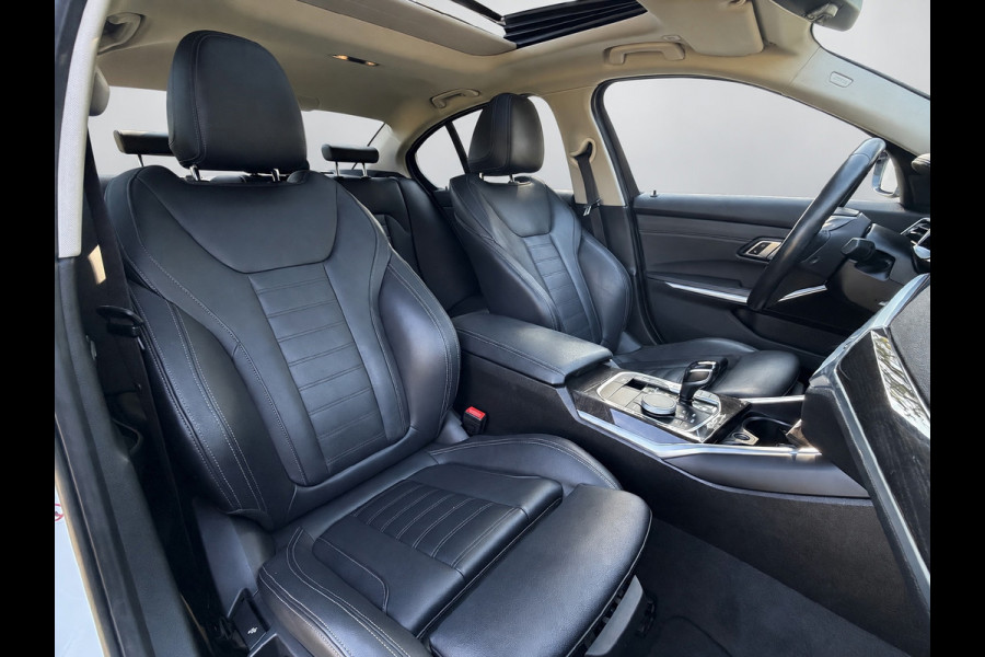 BMW 3-serie 330e Automaat High Executive, schuifdak, lederen sportinterieur, headup display, stoelverwarming