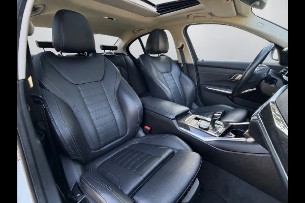 BMW 3-serie 330e Automaat High Executive, schuifdak, lederen sportinterieur, headup display, stoelverwarming