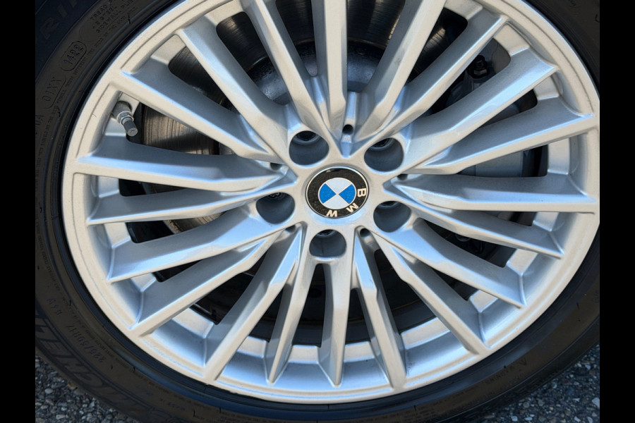 BMW 3-serie 330e Automaat High Executive, schuifdak, lederen sportinterieur, headup display, stoelverwarming