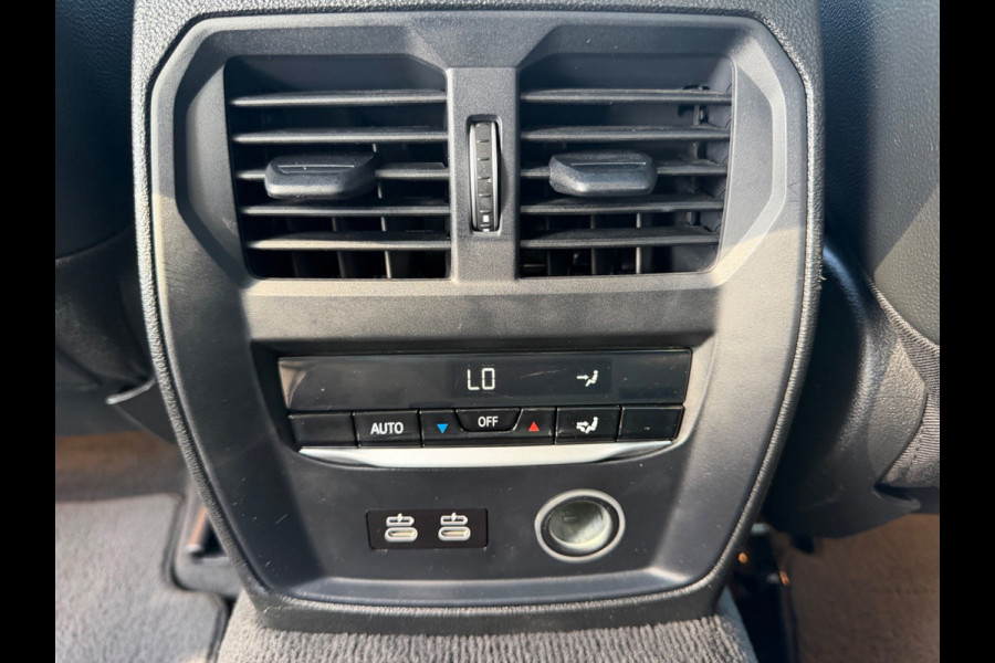 BMW 3-serie 330e Automaat High Executive, schuifdak, lederen sportinterieur, headup display, stoelverwarming