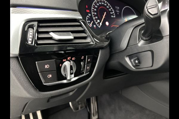 BMW 5 Serie Touring 520i High Exe. M-Sport Pano-dak/Leder/Camera/Keyless Entry