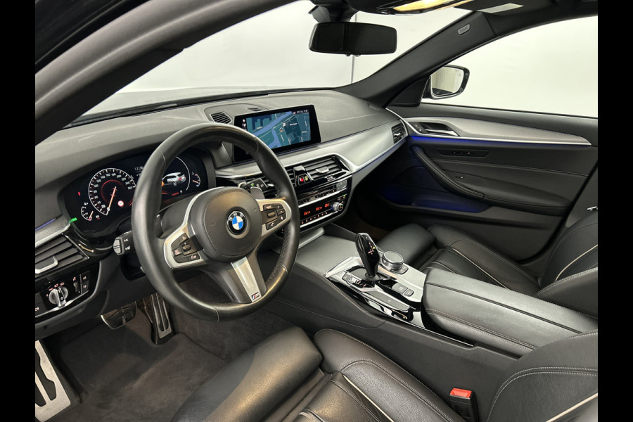 BMW 5 Serie Touring 520i High Exe. M-Sport Pano-dak/Leder/Camera/Keyless Entry