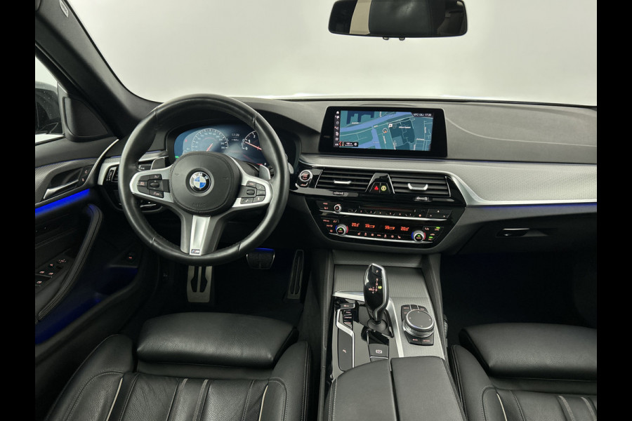 BMW 5 Serie Touring 520i High Exe. M-Sport Pano-dak/Leder/Camera/Keyless Entry