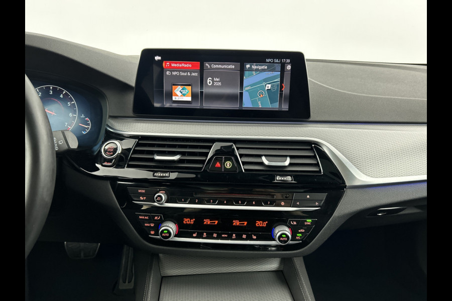BMW 5 Serie Touring 520i High Exe. M-Sport Pano-dak/Leder/Camera/Keyless Entry