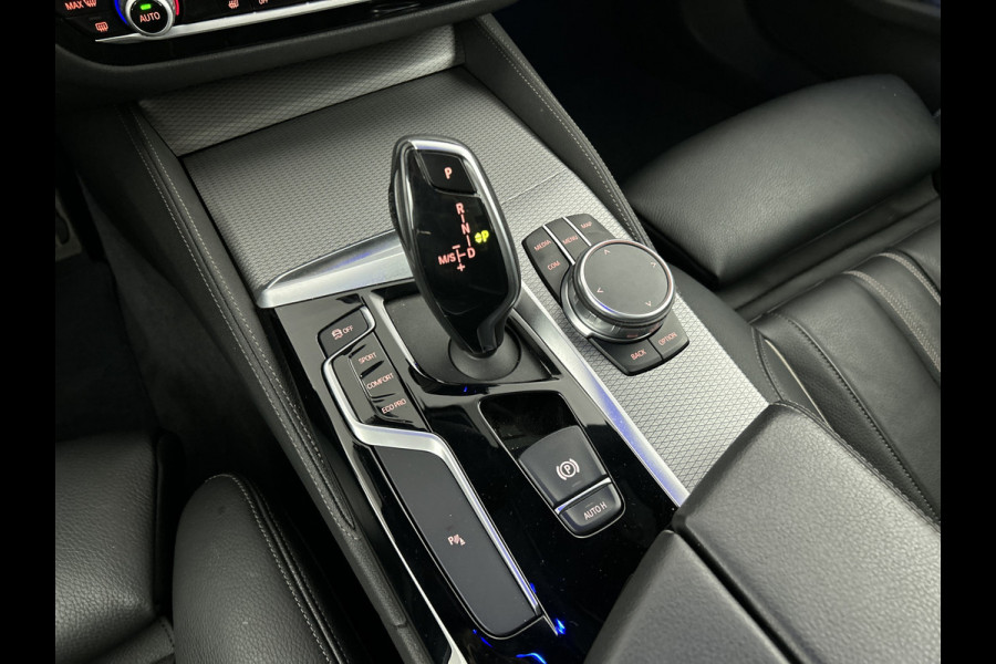 BMW 5 Serie Touring 520i High Exe. M-Sport Pano-dak/Leder/Camera/Keyless Entry