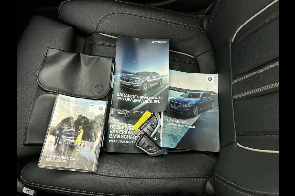 BMW 5 Serie Touring 520i High Exe. M-Sport Pano-dak/Leder/Camera/Keyless Entry