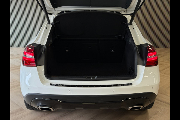 Mercedes-Benz GLA 180 Premium Plus AUT. PANORAMADAK NAVIGATIE CAMERA AIRCO PDC CRUISE KEYLESS-GO STOELVERWARMING