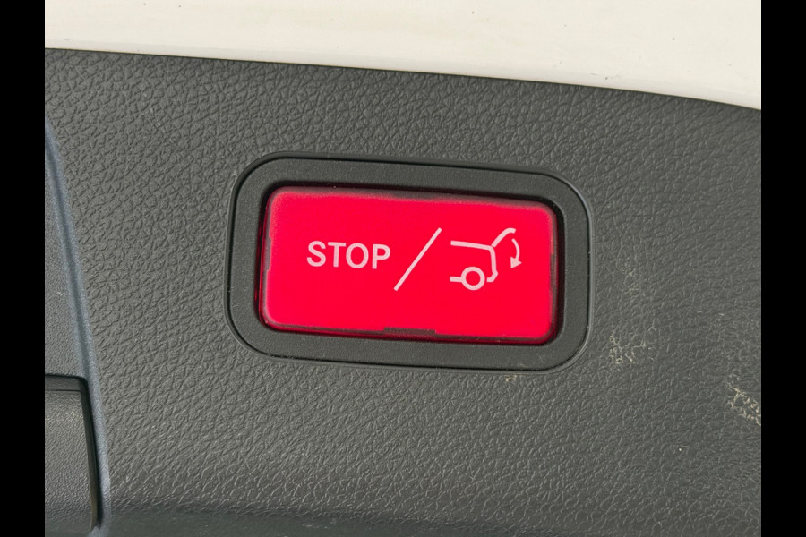 Mercedes-Benz GLA 180 Premium Plus AUT. PANORAMADAK NAVIGATIE CAMERA AIRCO PDC CRUISE KEYLESS-GO STOELVERWARMING