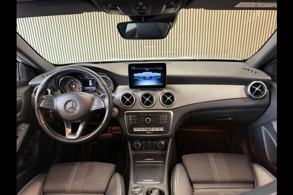 Mercedes-Benz GLA 180 Premium Plus AUT. PANORAMADAK NAVIGATIE CAMERA AIRCO PDC CRUISE KEYLESS-GO STOELVERWARMING