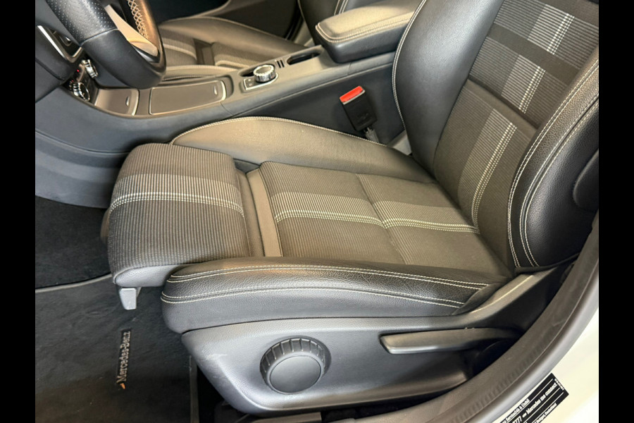 Mercedes-Benz GLA 180 Premium Plus AUT. PANORAMADAK NAVIGATIE CAMERA AIRCO PDC CRUISE KEYLESS-GO STOELVERWARMING