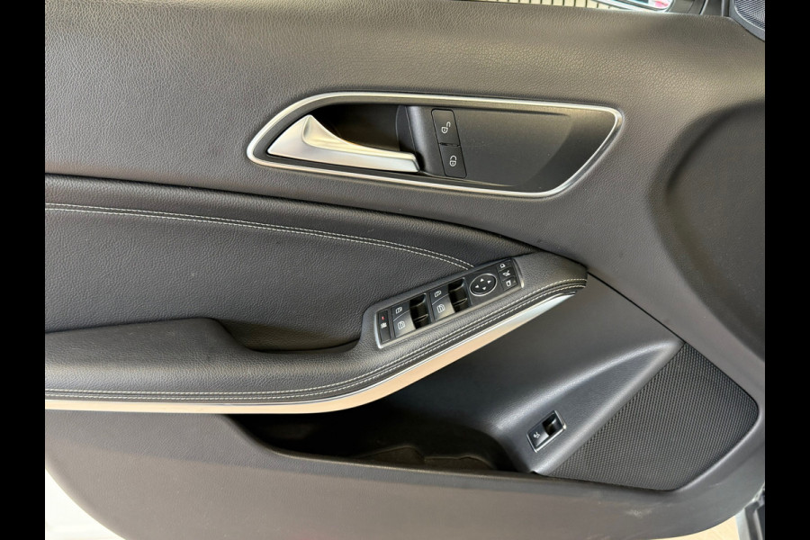 Mercedes-Benz GLA 180 Premium Plus AUT. PANORAMADAK NAVIGATIE CAMERA AIRCO PDC CRUISE KEYLESS-GO STOELVERWARMING