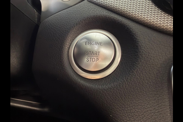 Mercedes-Benz GLA 180 Premium Plus AUT. PANORAMADAK NAVIGATIE CAMERA AIRCO PDC CRUISE KEYLESS-GO STOELVERWARMING