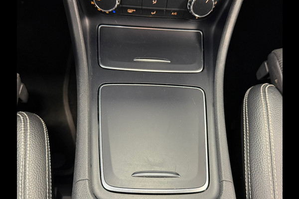 Mercedes-Benz GLA 180 Premium Plus AUT. PANORAMADAK NAVIGATIE CAMERA AIRCO PDC CRUISE KEYLESS-GO STOELVERWARMING