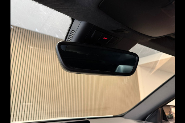 Mercedes-Benz GLA 180 Premium Plus AUT. PANORAMADAK NAVIGATIE CAMERA AIRCO PDC CRUISE KEYLESS-GO STOELVERWARMING