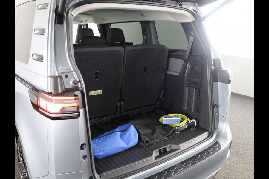 Volkswagen ID. Buzz Pro Bulli Limited Edition 86 kWh LWB 286 pk | 7-persoons | Rondomzicht camera | 21 Inch | Elektr. achterklep | Matrix LED koplampen | Parkeersensoren (Park assist)