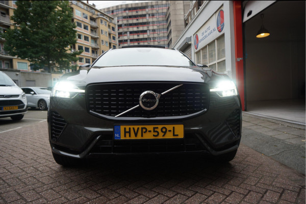 Volvo XC60 2.0 T6 Plug-in hybrid AWD Ultra Black Edition R-Design | Panoramadak | Trekhaak | 360 camera | Adaptive+Lane | Harman Kardon | 21inch | Dealer onderhouden Recharge