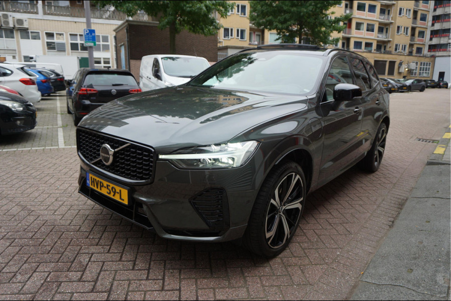 Volvo XC60 2.0 T6 Plug-in hybrid AWD Ultra Black Edition R-Design | Panoramadak | Trekhaak | 360 camera | Adaptive+Lane | Harman Kardon | 21inch | Dealer onderhouden Recharge