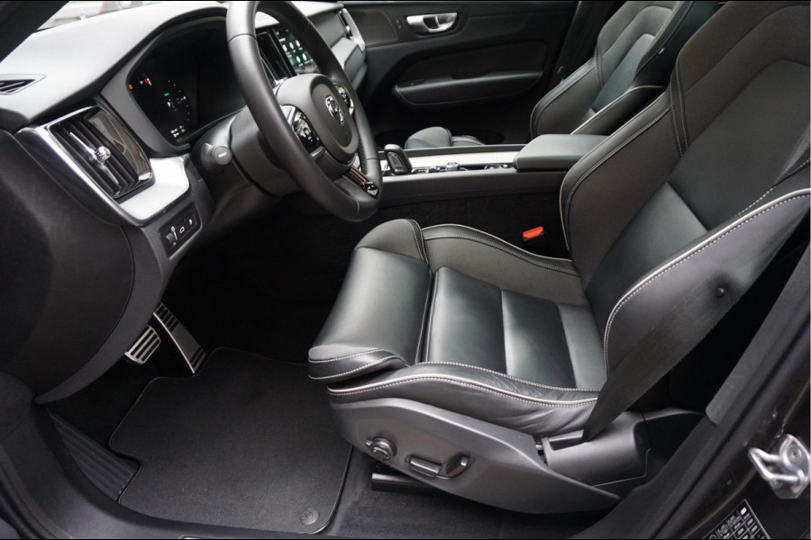 Volvo XC60 2.0 T6 Plug-in hybrid AWD Ultra Black Edition R-Design | Panoramadak | Trekhaak | 360 camera | Adaptive+Lane | Harman Kardon | 21inch | Dealer onderhouden Recharge