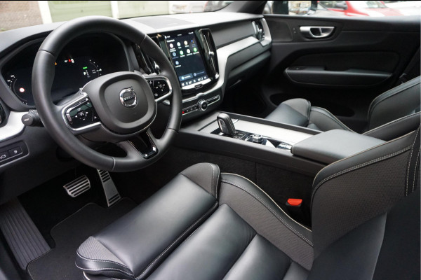 Volvo XC60 2.0 T6 Plug-in hybrid AWD Ultra Black Edition R-Design | Panoramadak | Trekhaak | 360 camera | Adaptive+Lane | Harman Kardon | 21inch | Dealer onderhouden Recharge