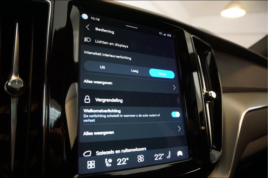 Volvo XC60 2.0 T6 Plug-in hybrid AWD Ultra Black Edition R-Design | Panoramadak | Trekhaak | 360 camera | Adaptive+Lane | Harman Kardon | 21inch | Dealer onderhouden Recharge