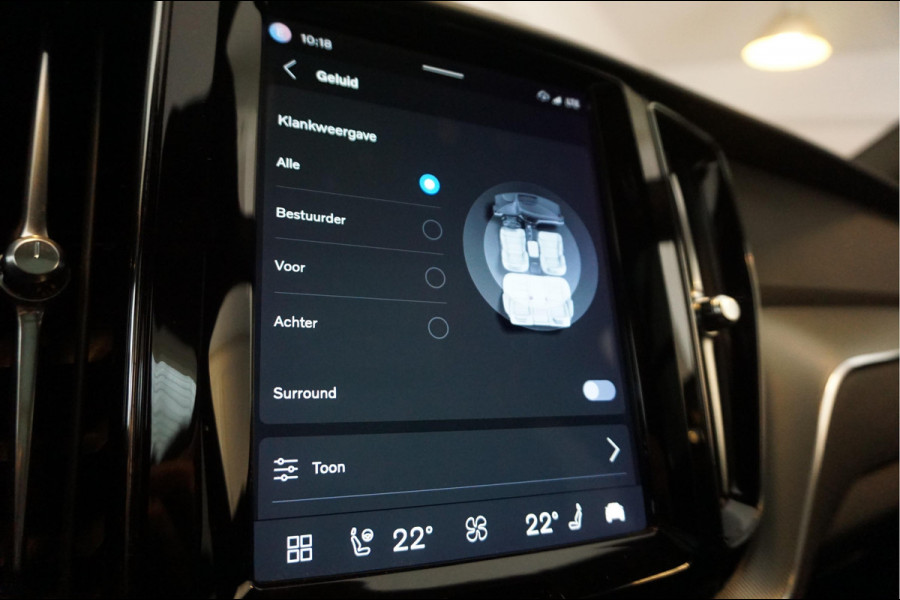 Volvo XC60 2.0 T6 Plug-in hybrid AWD Ultra Black Edition R-Design | Panoramadak | Trekhaak | 360 camera | Adaptive+Lane | Harman Kardon | 21inch | Dealer onderhouden Recharge