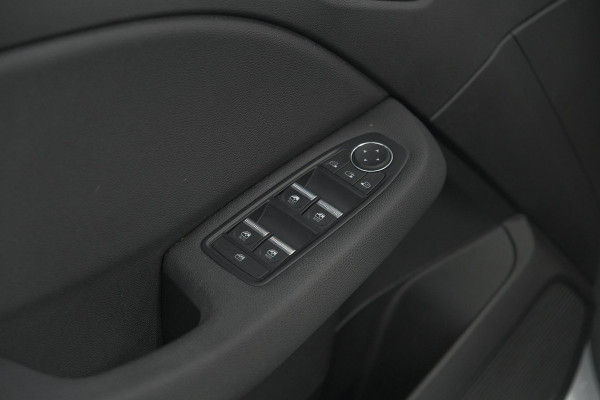 Renault Clio TCe 130 EDC Intens | 360 Camera | Apple Carplay | Parkeersensoren | Climate Control