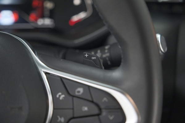 Renault Clio TCe 130 EDC Intens | 360 Camera | Apple Carplay | Parkeersensoren | Climate Control